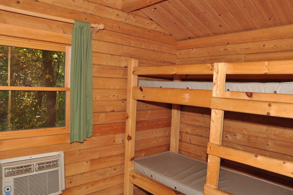 Tranquil Timbers Cabin 11 สเตอร์เจียนเบย์ ภายนอก รูปภาพ